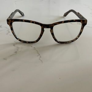 quay blue light glassss